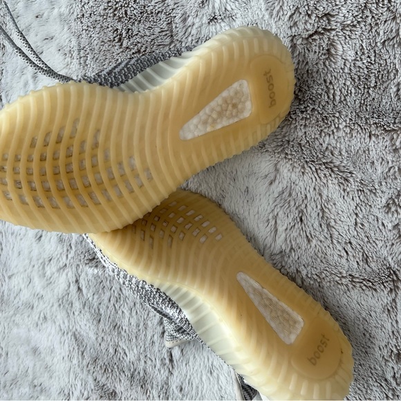 Authentic Static Yeezys size 5 - Picture 4 of 7